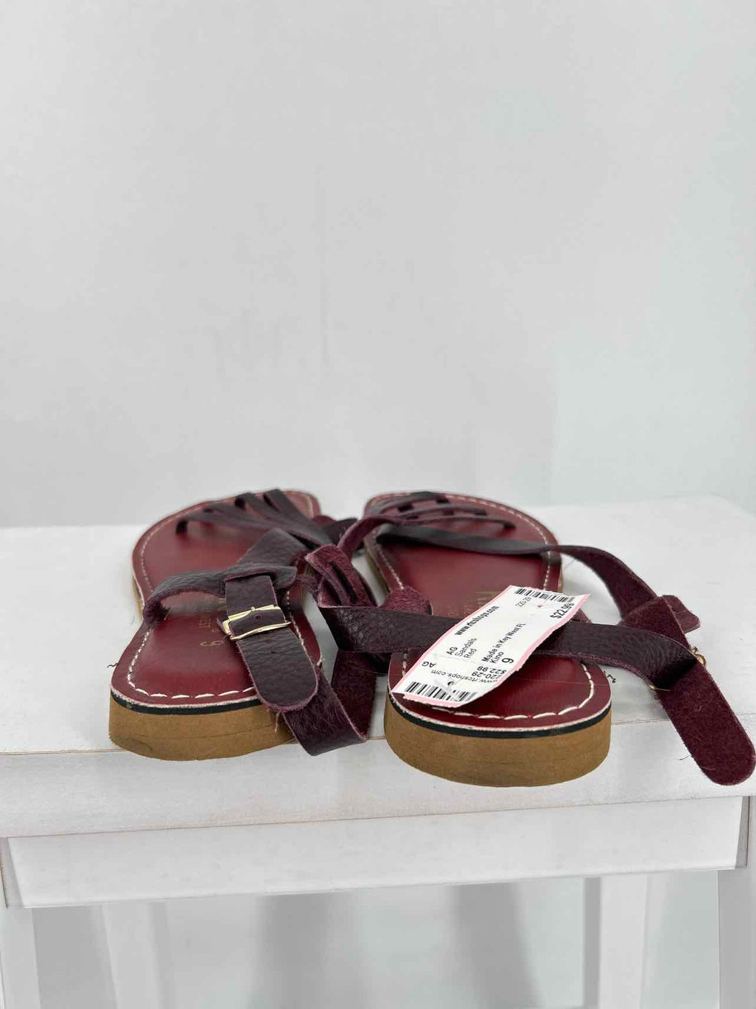 Kino Women Size 9 Red Sandals