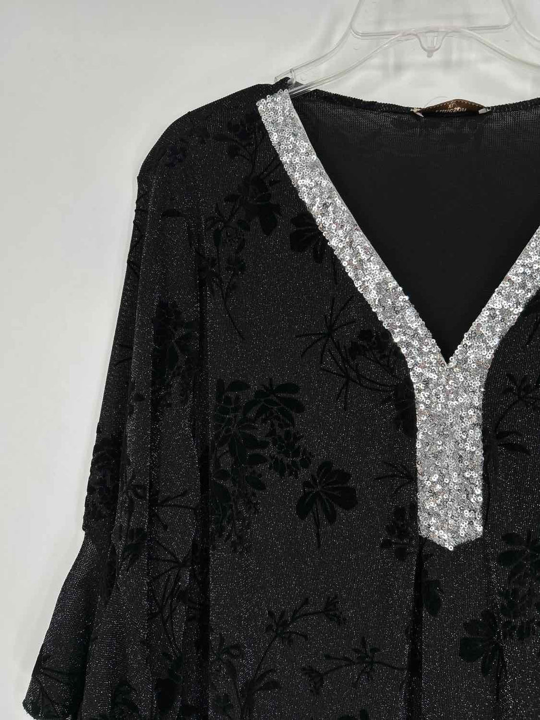 Timeson XL Black & Silver Long Sleeve Holiday