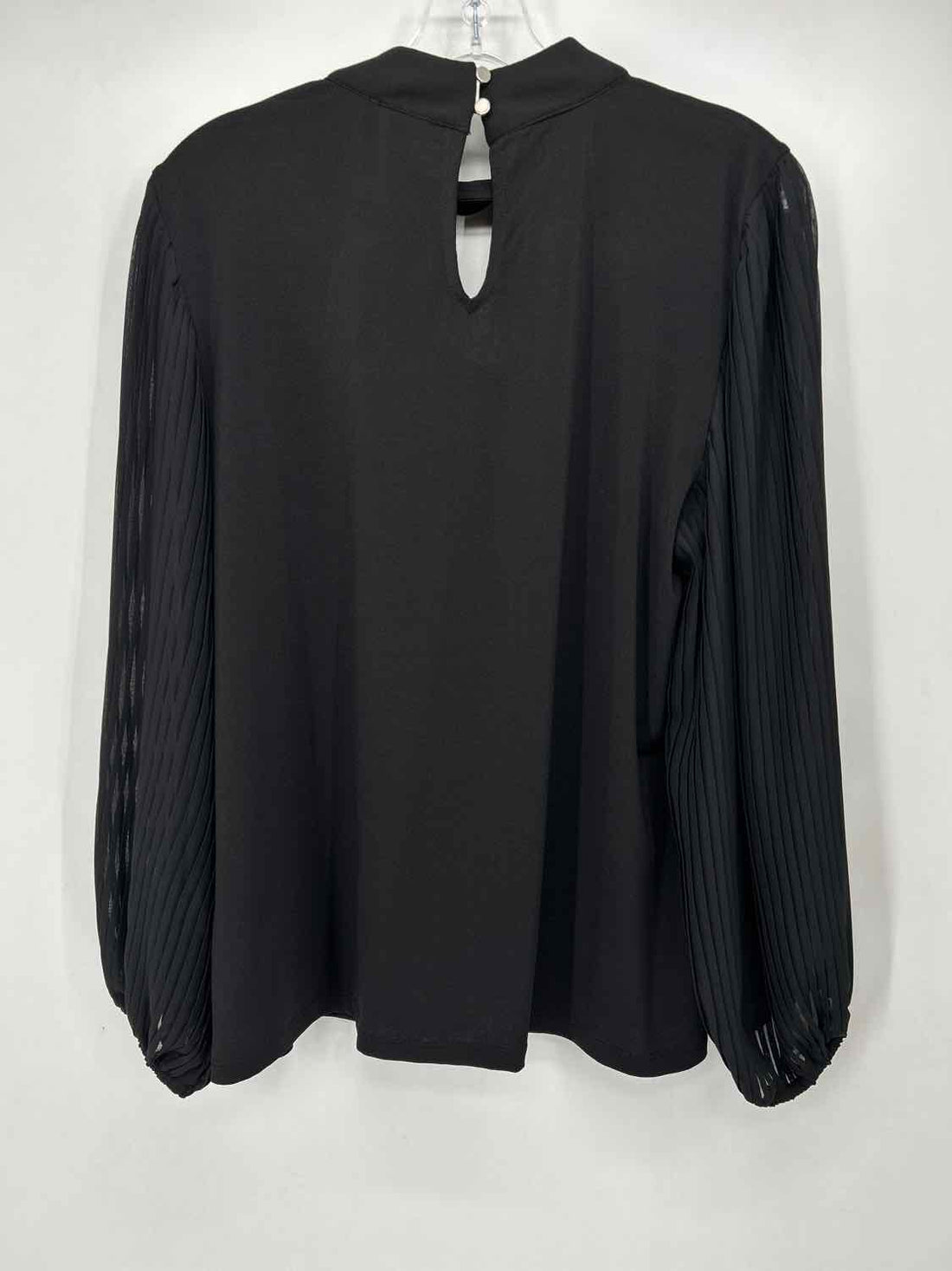 Cable & Gauge Size XL Black NWT Long Sleeve