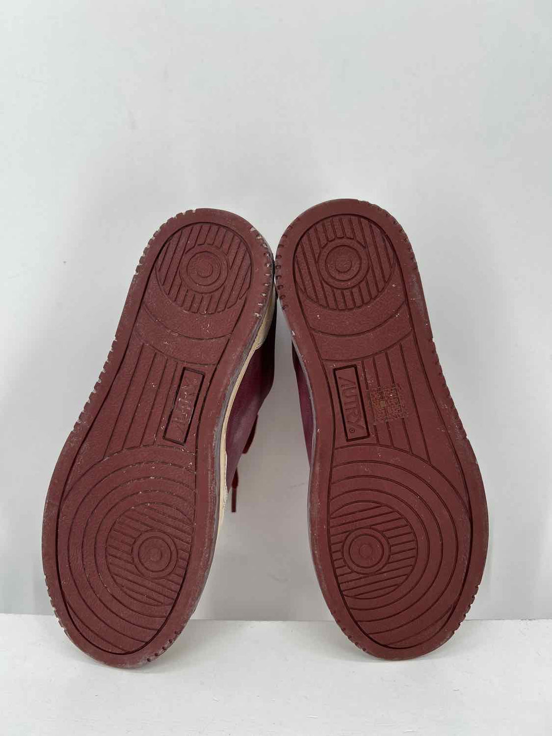 Women Size 38 Maroon & White Sneakers