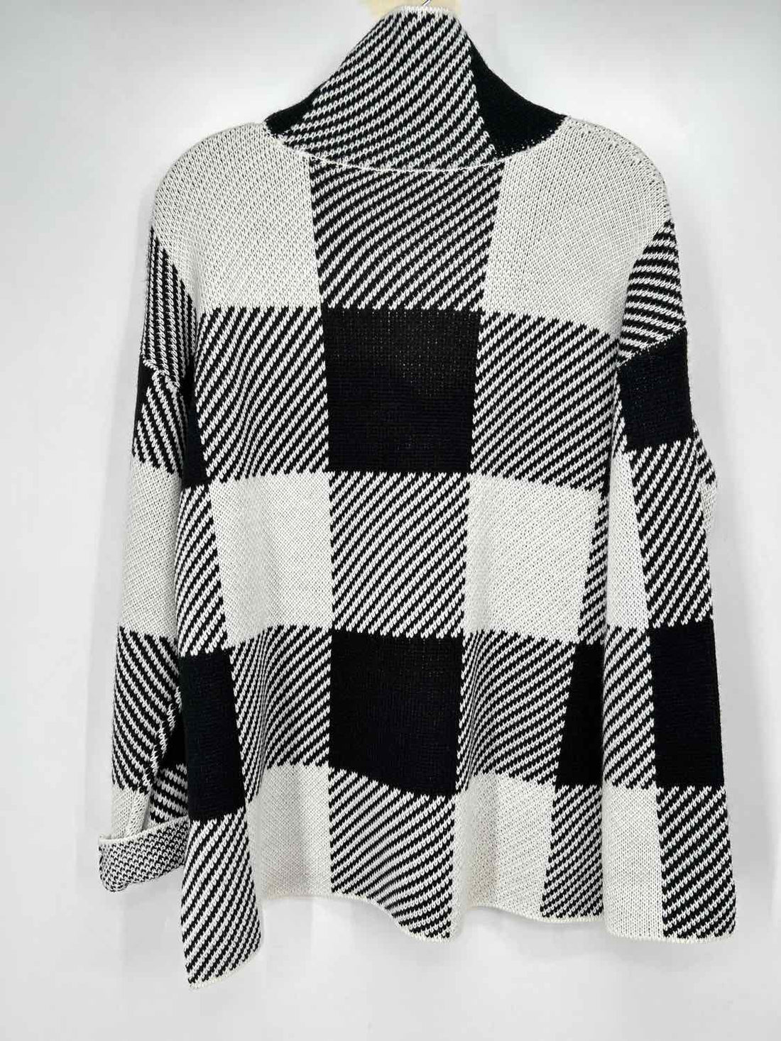 DKNY Size M Black & White Print Sweater