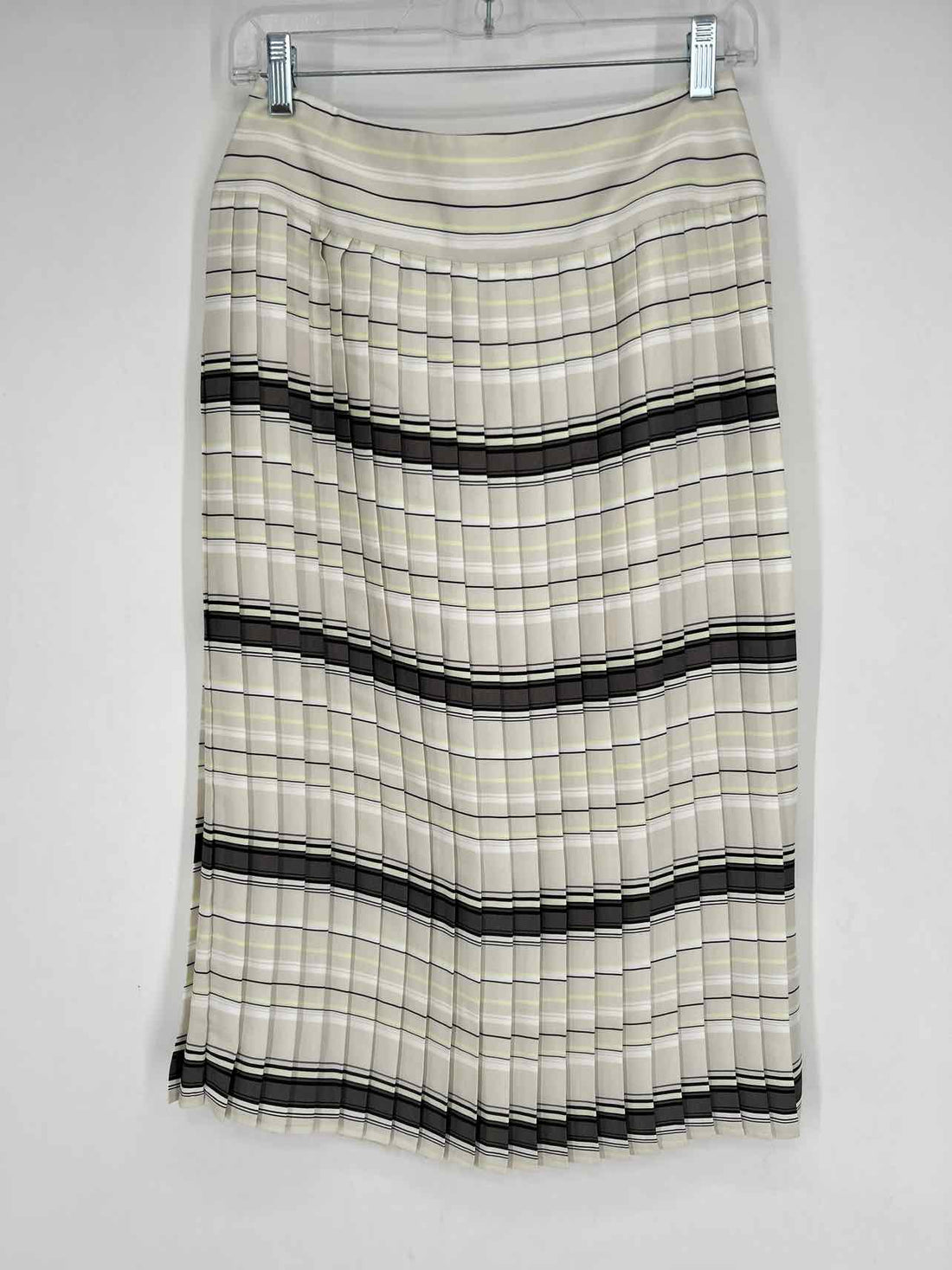 Banana Republic Size 2 Beige Striped Skirts