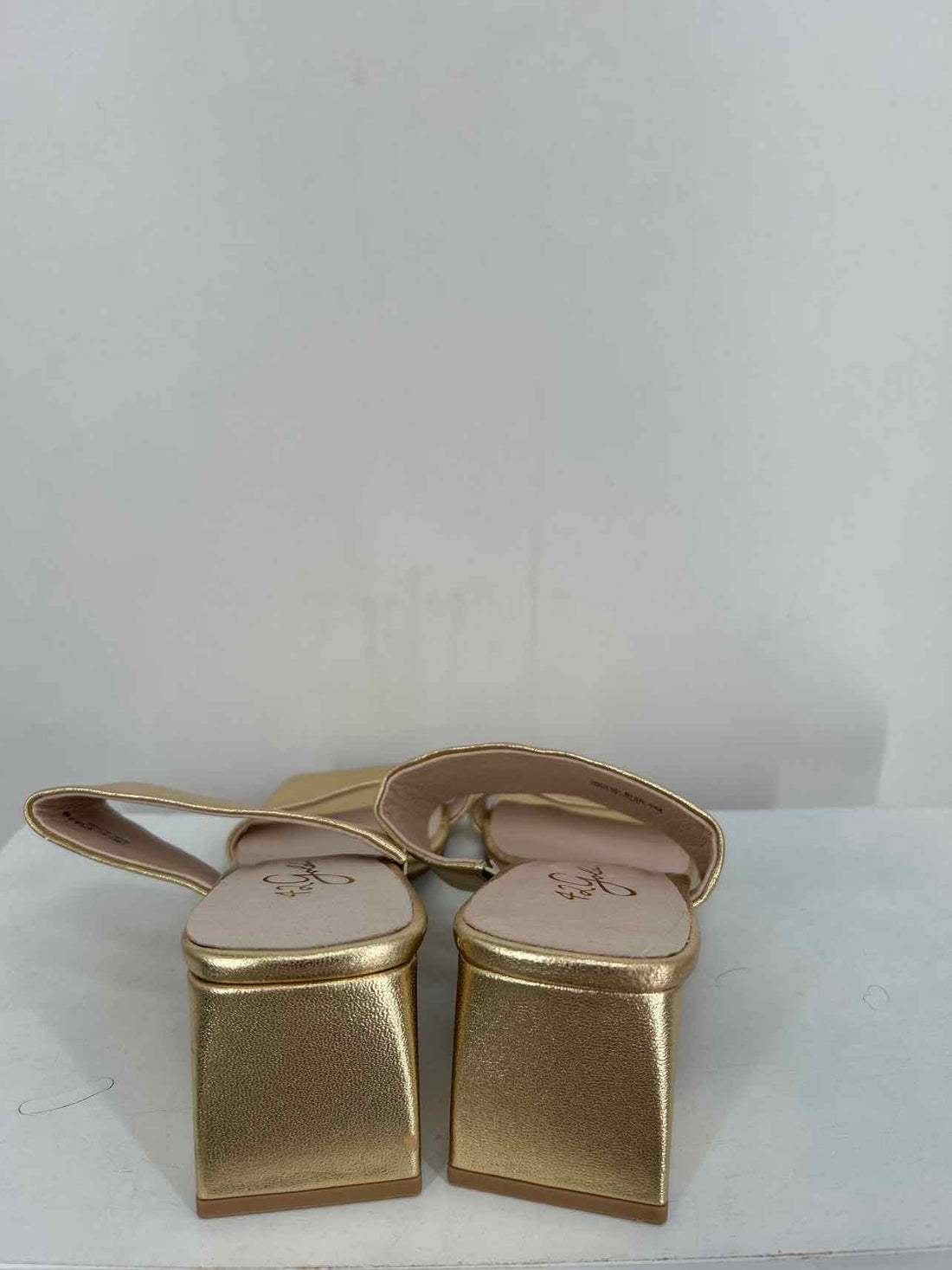 42 Gold Women Size 8 Gold Sandals