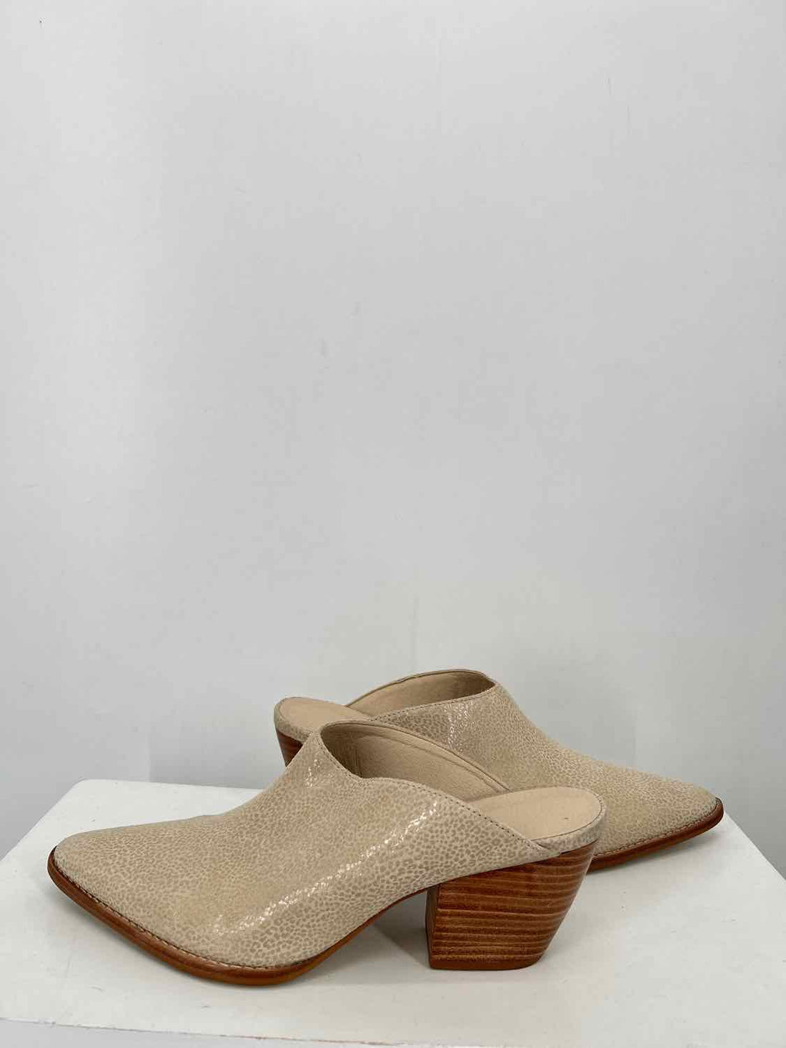 Matisse Cammy Women Size 8.5 Beige Leopard Mules