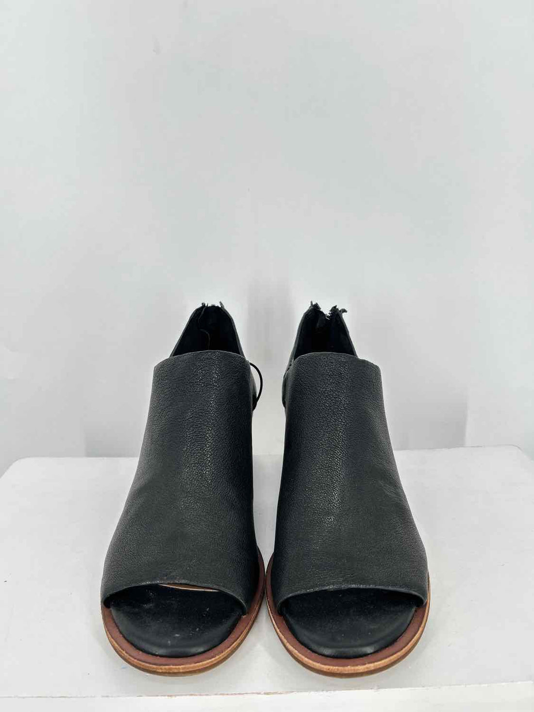 Sofft Women Size 8 Black Ankle Boot