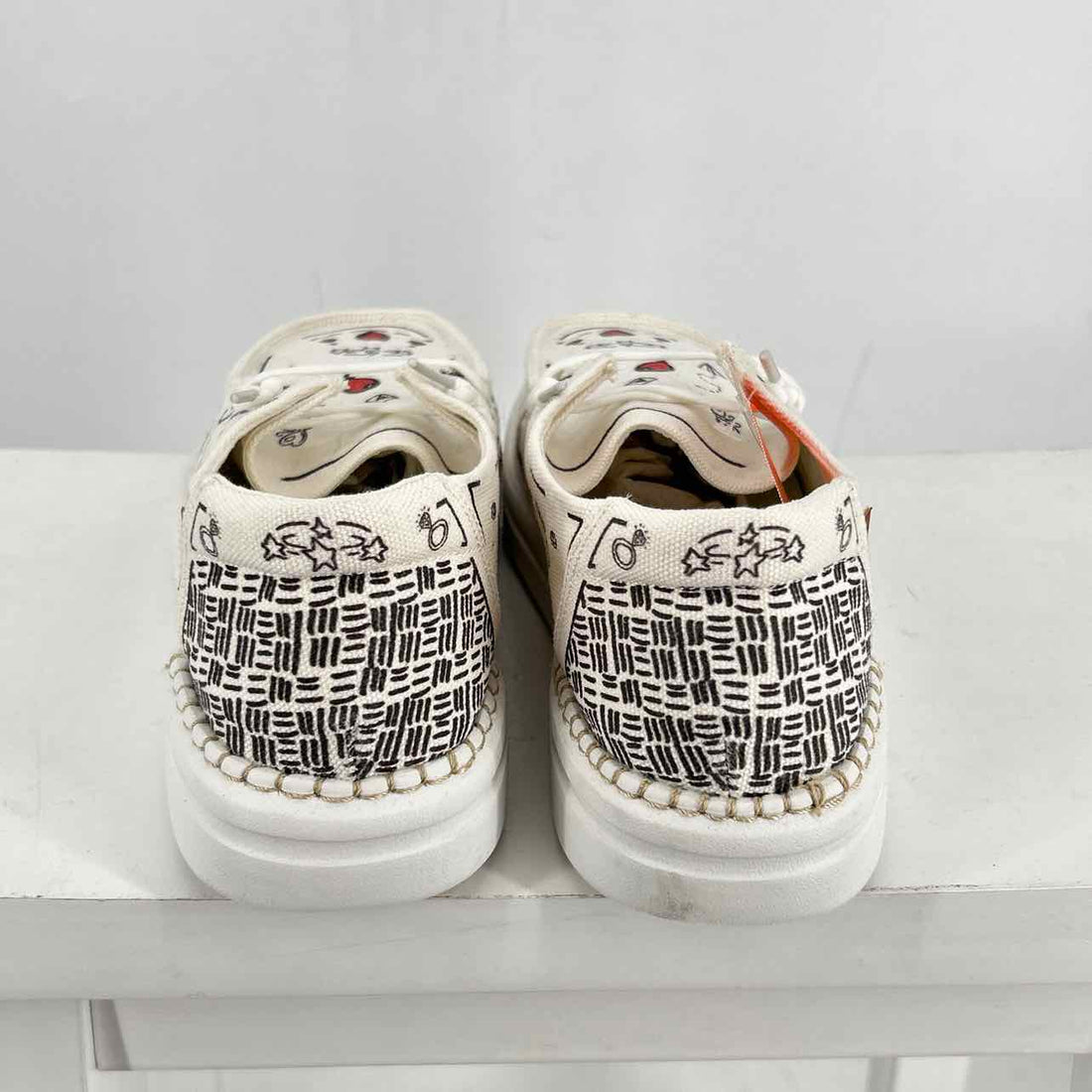Corkys Women Size 9 White Print Canvas Loafers