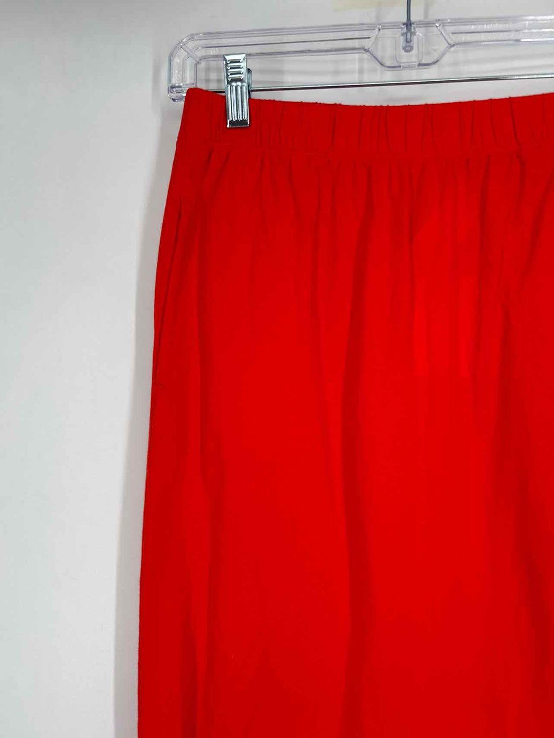 Demylee Size One Size Scarlet NWT Skirts