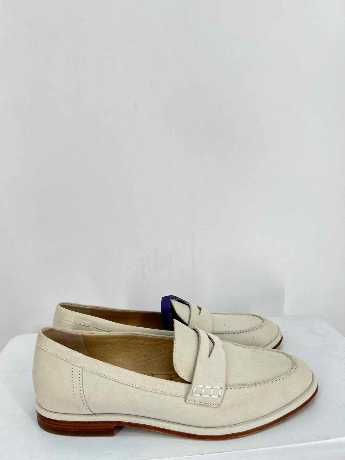 J McLaughlin Women Size 7.5 Cream Loafers