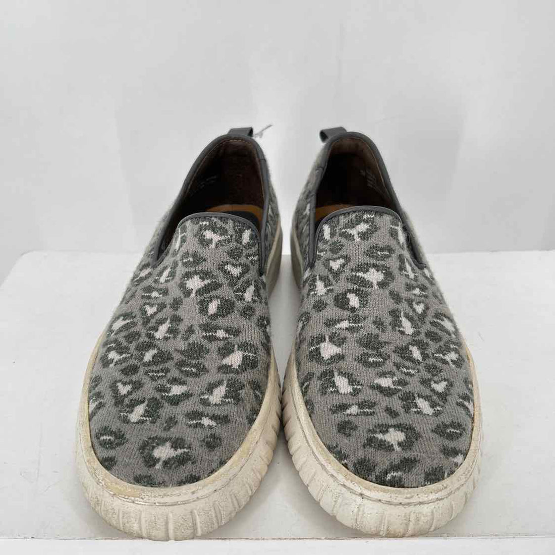 Sofft Women Size 7 Grey Leopard Sneakers