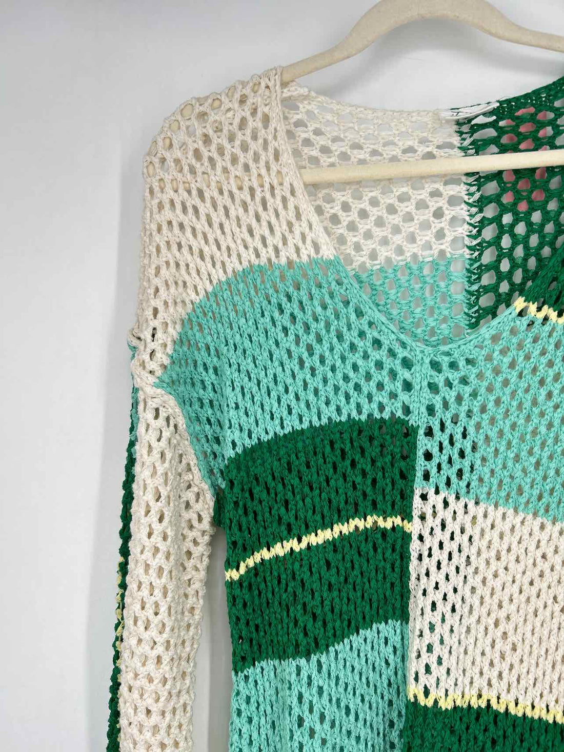 New'n Size M Green Colorblock Open Knit Sweater