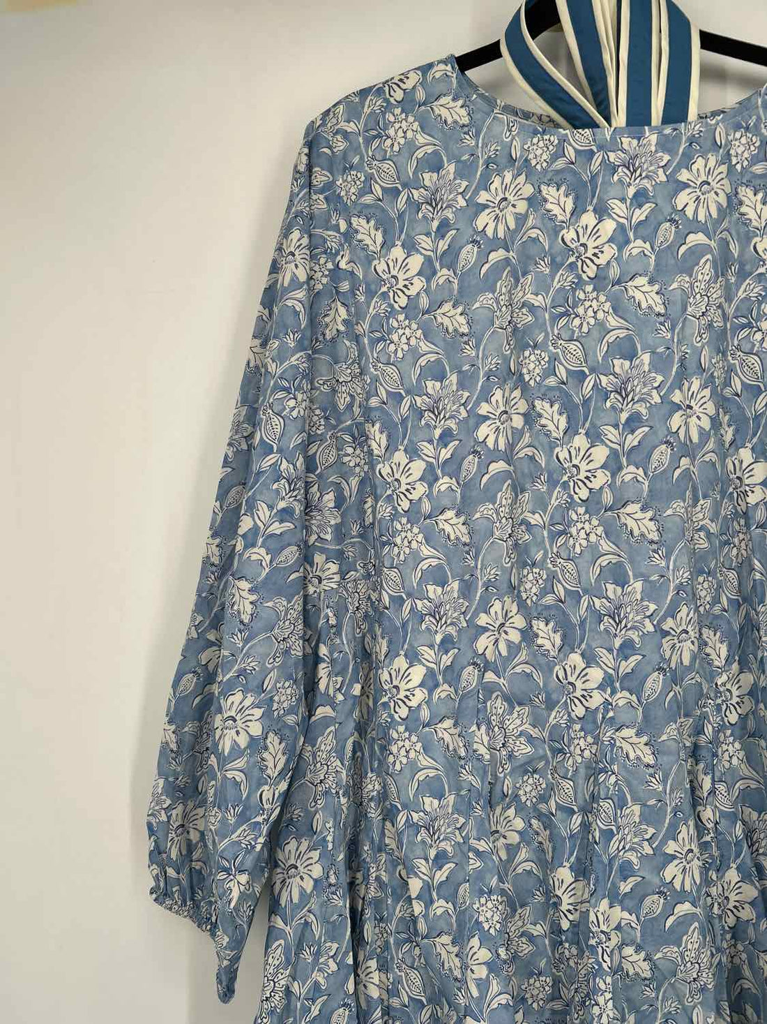 Shop The Mint Size XL Light Blue & White Floral Long Sleeve Dress