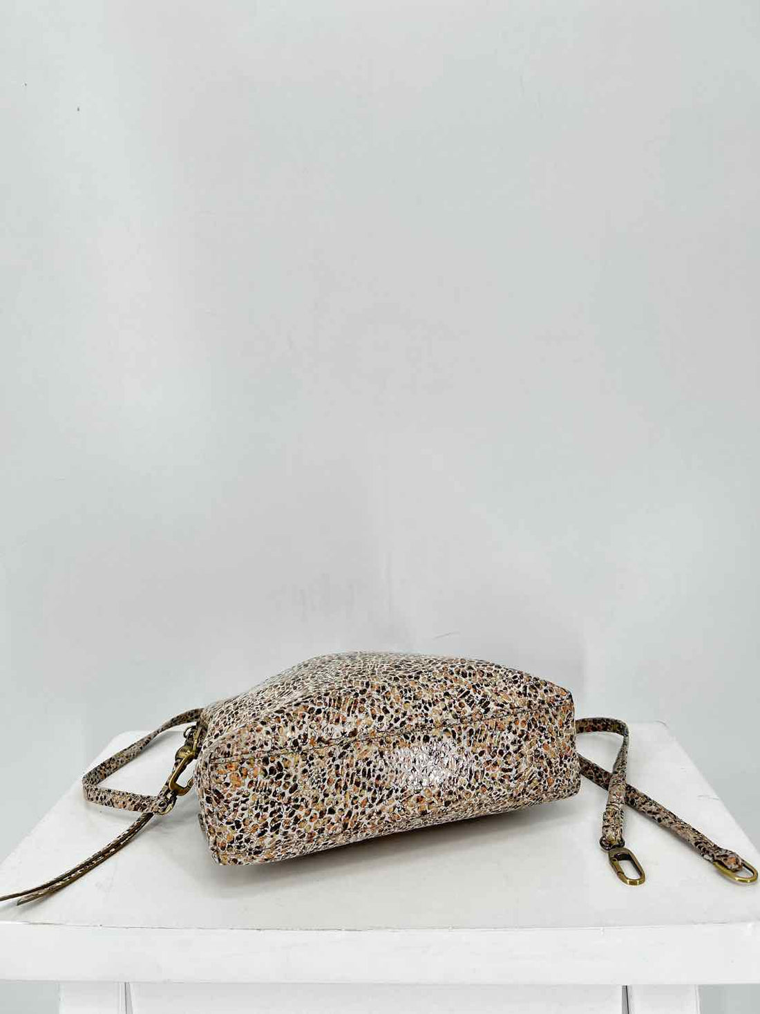 Hobo Beige Print Leather Pre Owned Shoulder
