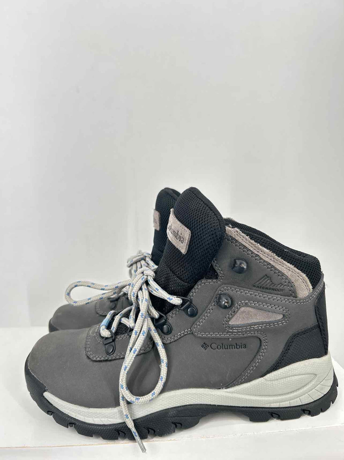 Columbia Women Size 8 Gray Sneakers