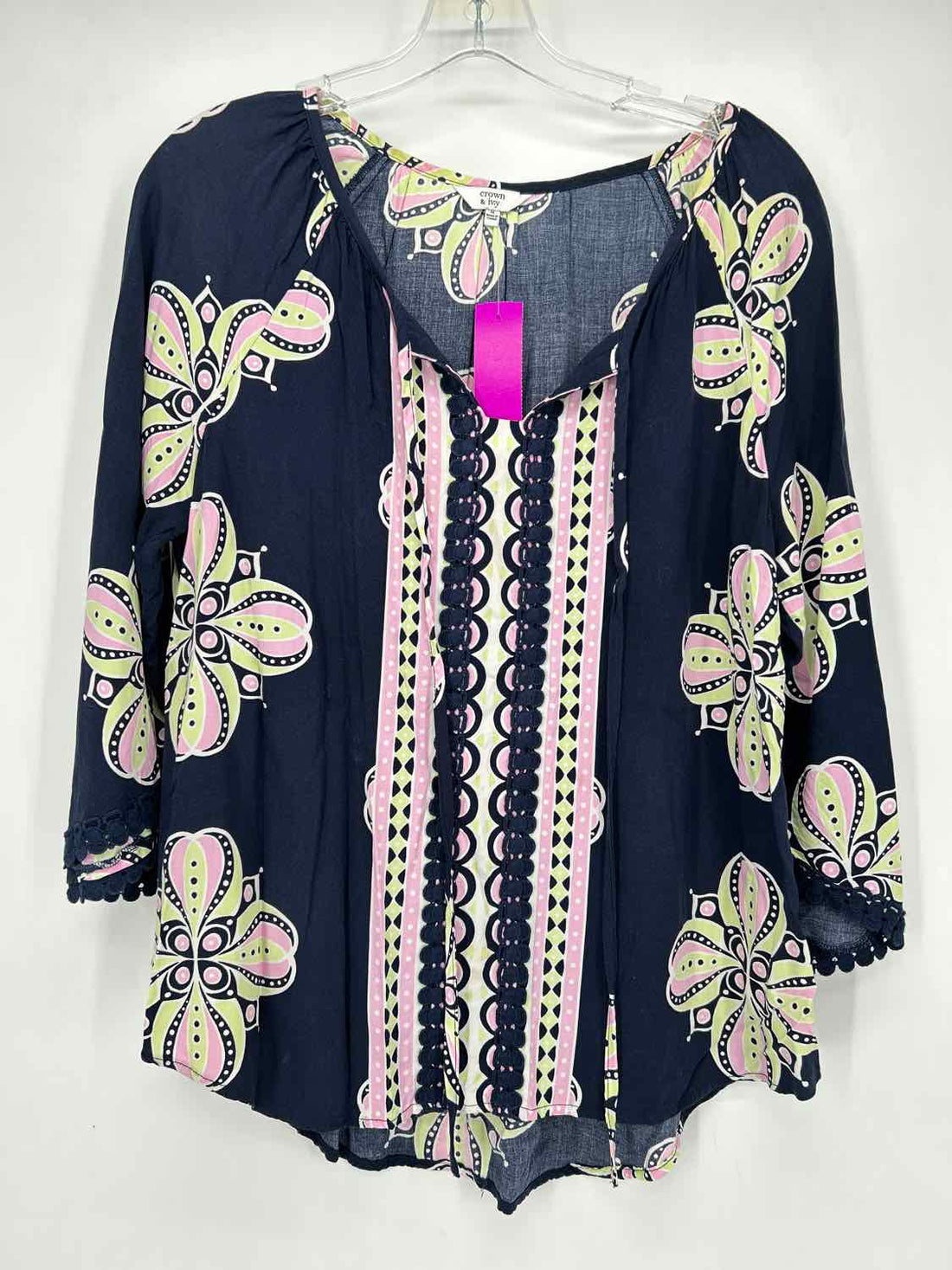 Crown & Ivy Size M Navy Print Long Sleeve