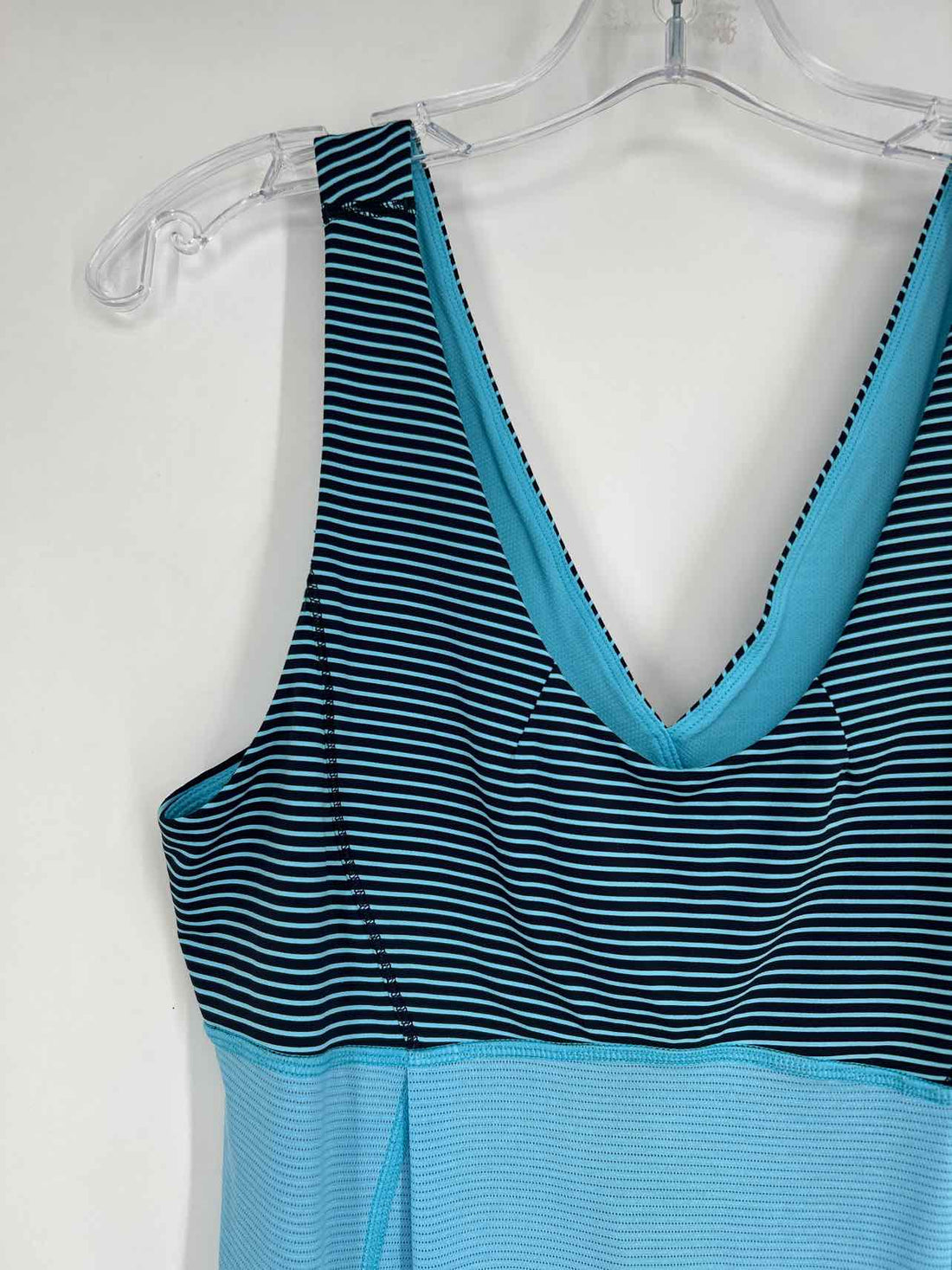 Lululemon Size 10 Blue Stripe Active Tops