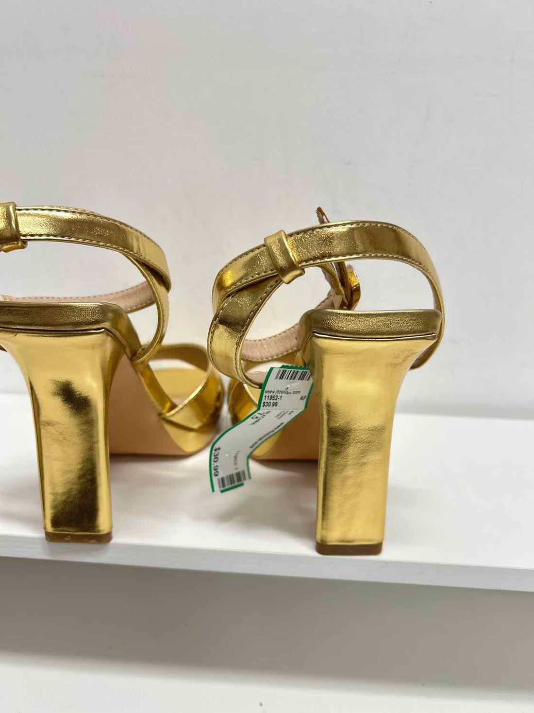 SLXCHBSL Women Size 7.5 Gold Heels