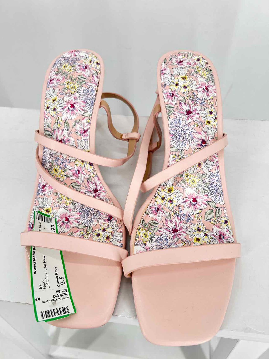 Crown & Ivy Women Size 9.5 Light Pink Like New Heels