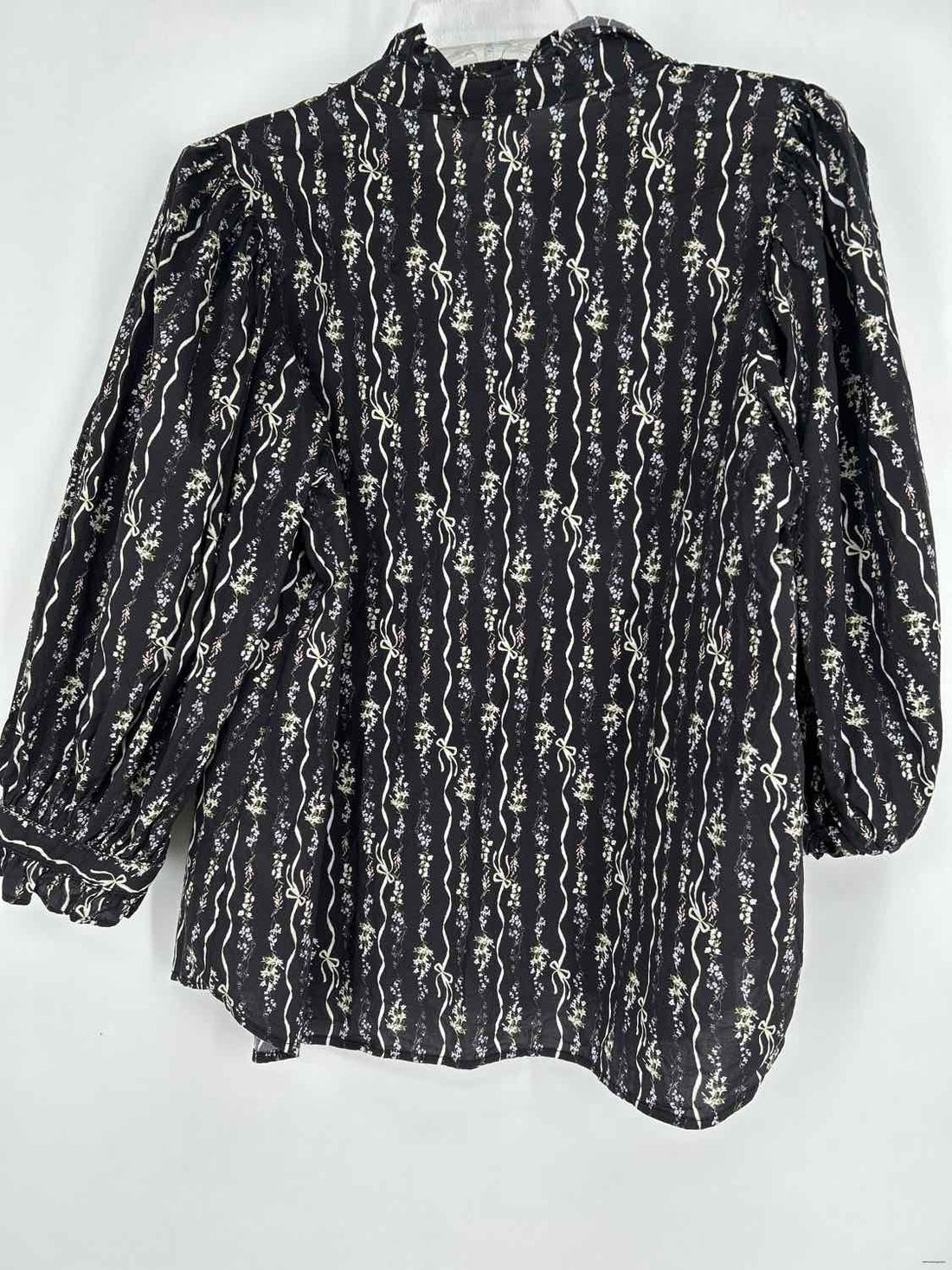 Entro Size L Black Floral Long Sleeve