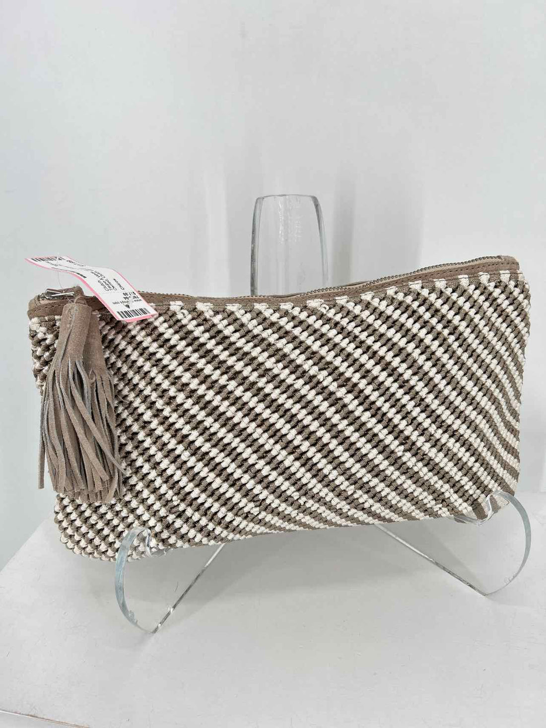 Chicos Taupe & White Crochet Pre Owned Clutch