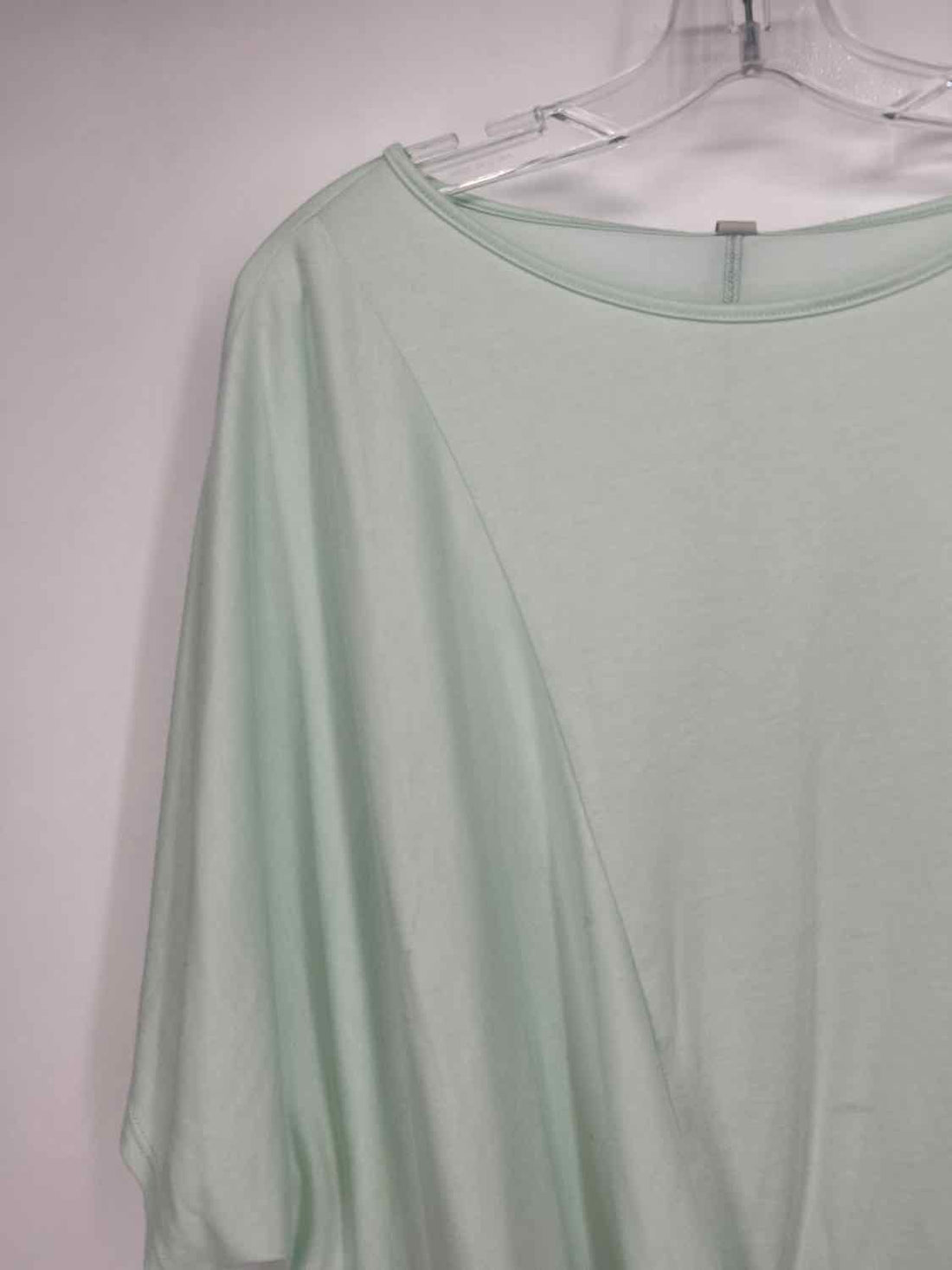 Athleta Size M Mint Green Short Sleeve Active Tops