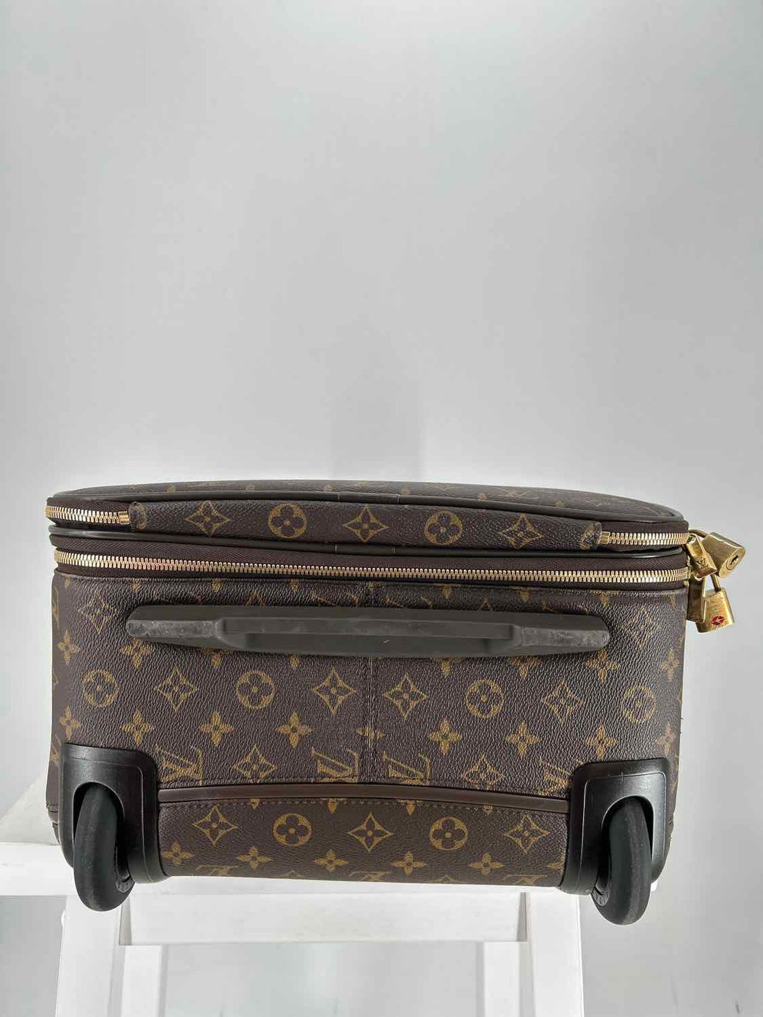 Louis Vuitton Size Pegase 55 Coated Canvas & Leather Monogram Monogram LUXURY