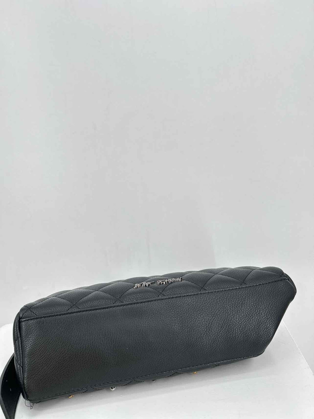 Betsey Johnson Black Quilted Faux Leather Pre Owned Shoulder