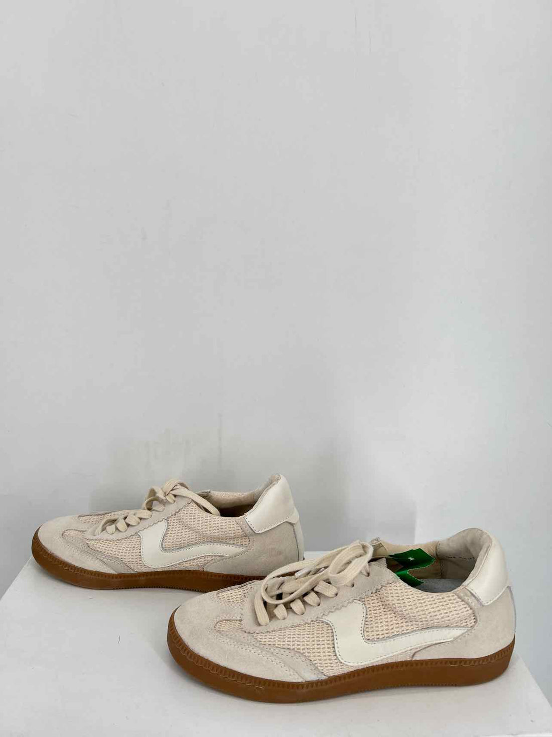 Dolce Vita Women Size 8 Tan Sneakers