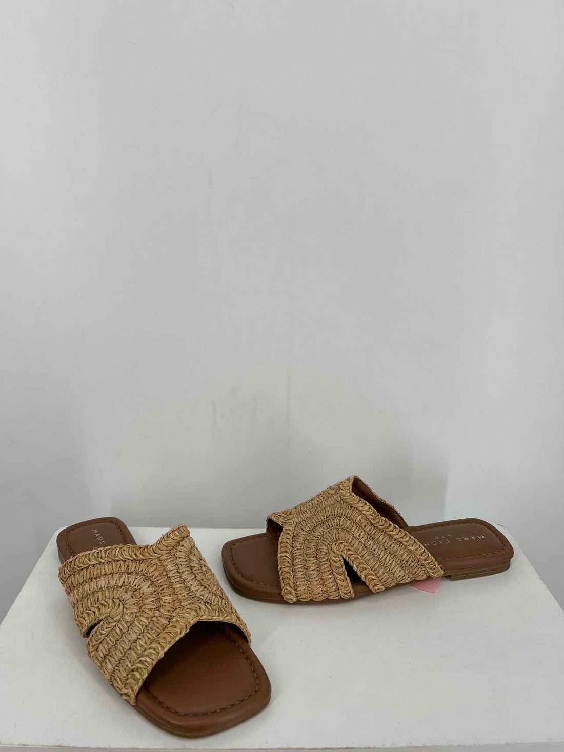 Marc Fisher Women Size 7.5 Natural Straw Sandals