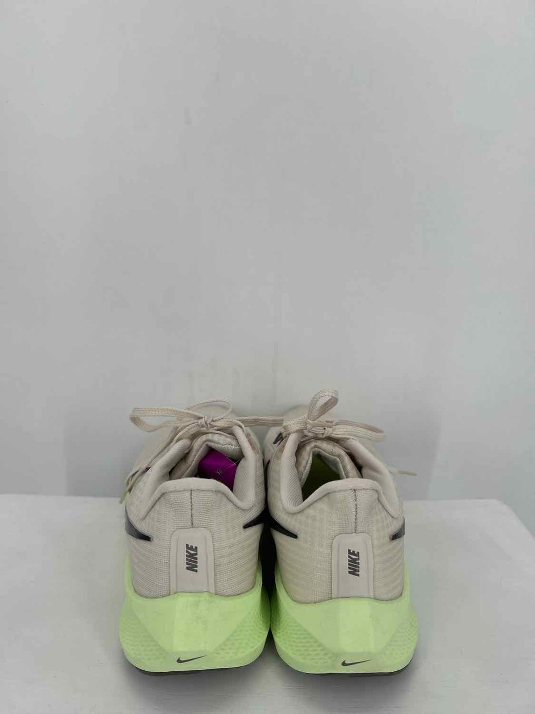 Nike Air Zoom Women Size 9 Off White Sneakers