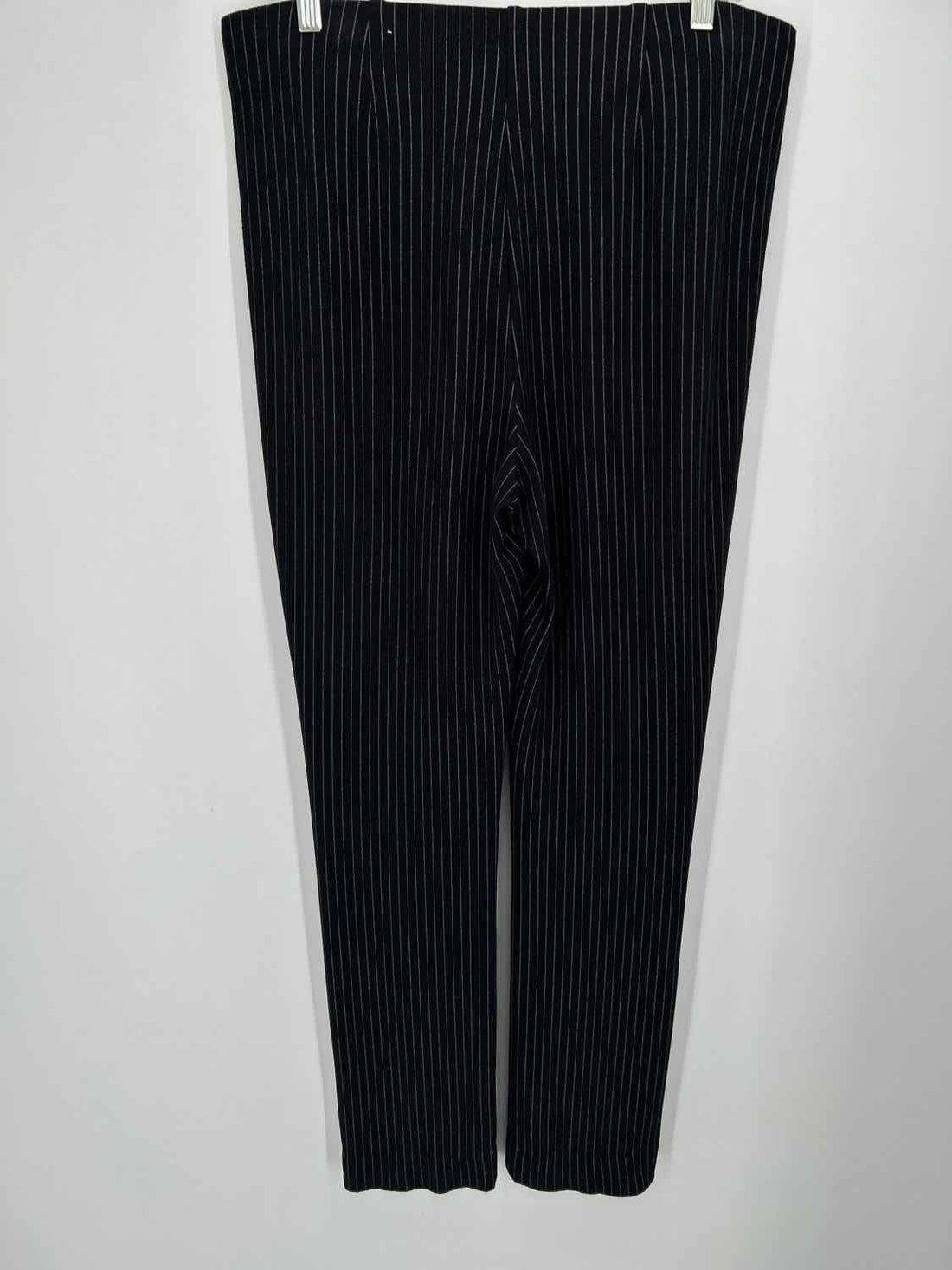 Chicos Size 1.5(10) Black & White Striped Pants
