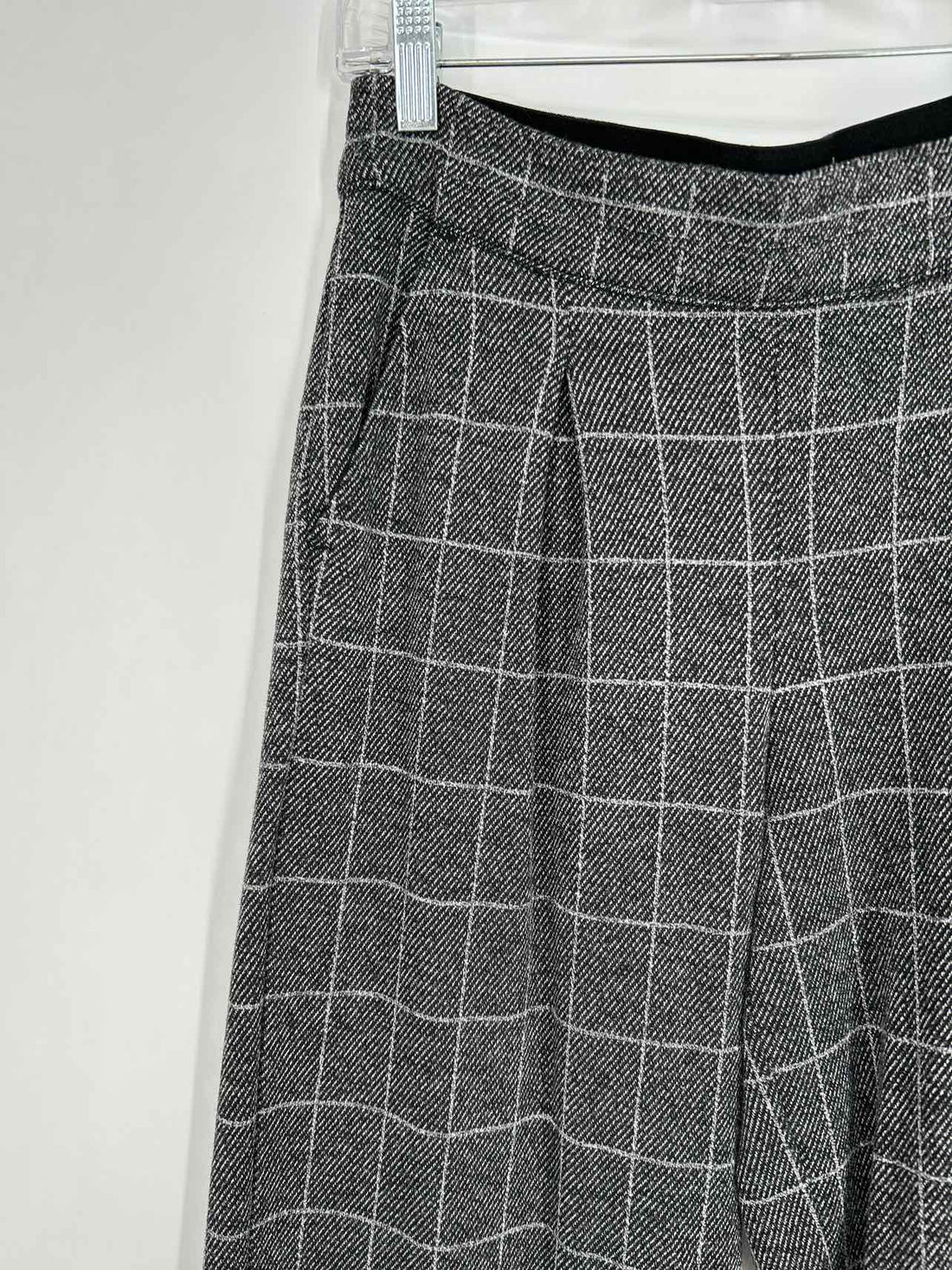 Max Studio Size M Grey stripe Pants