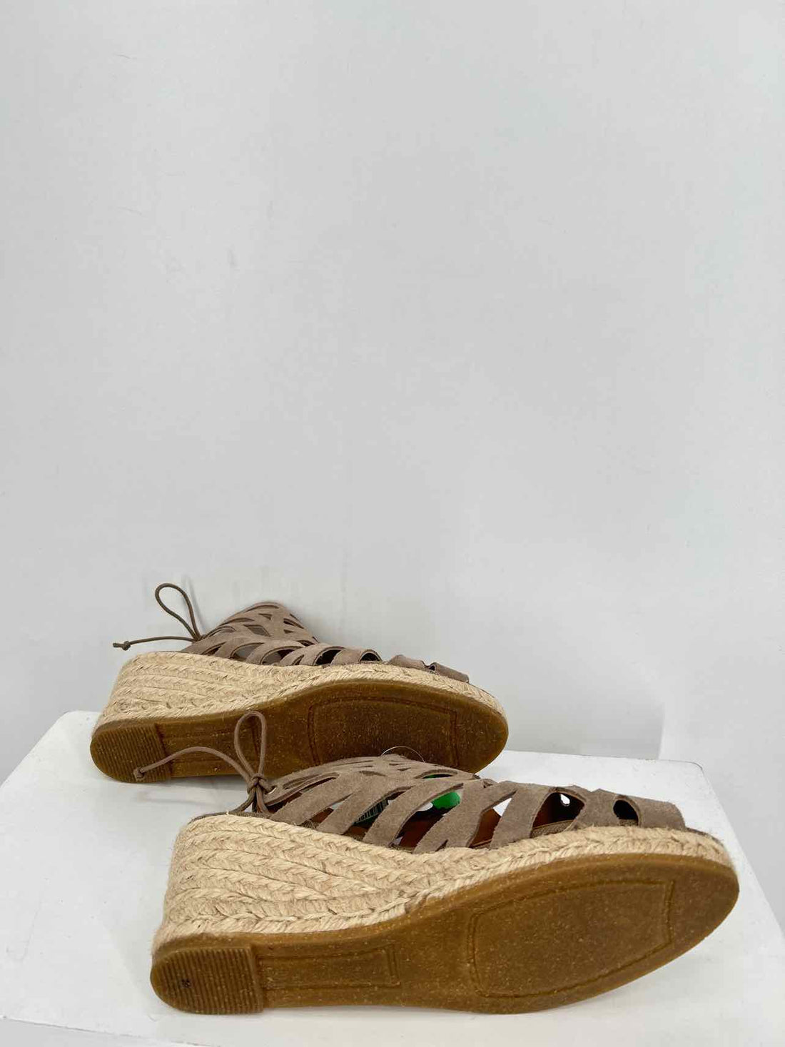 Kanna Women Size 40 Taupe Espadrilles Wedges