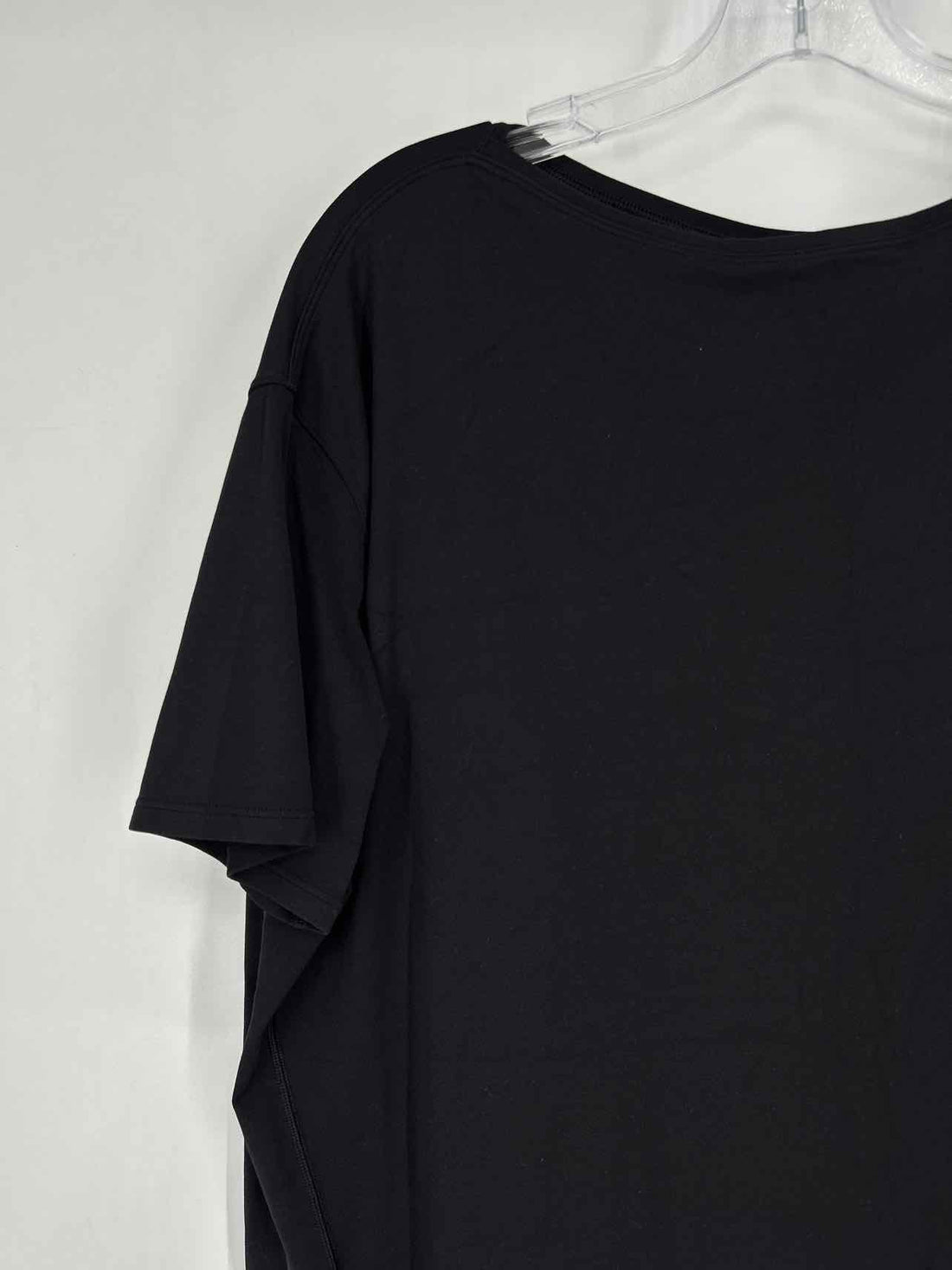 Lululemon Size M Black Active Tops