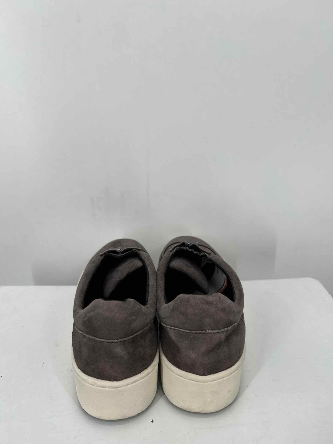 Donald Pliner Women Size 6.5 Gray Sneakers