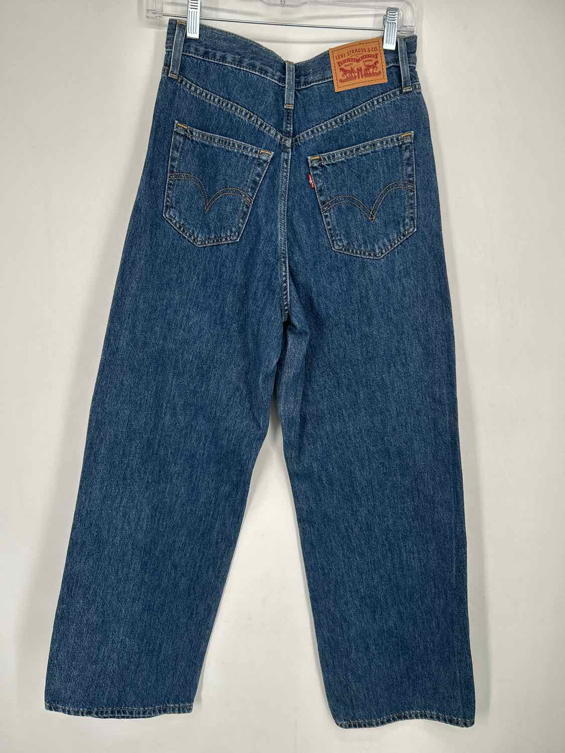 Levi Strauss Size 26 Medium Wash Denim Jeans