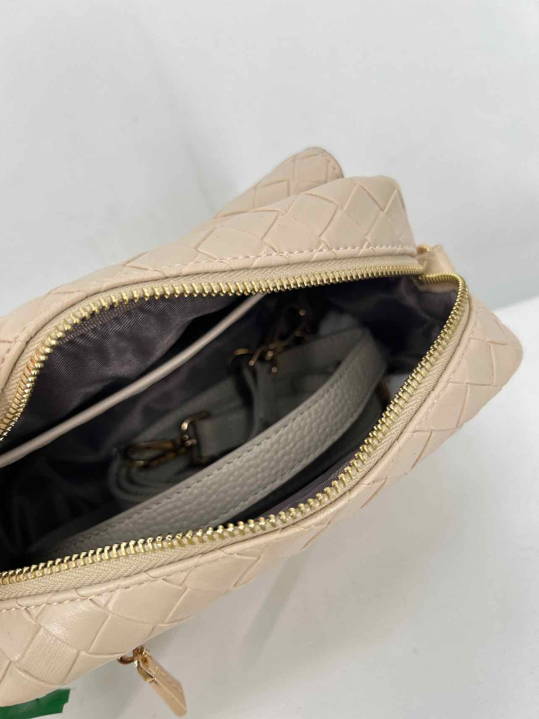 Pom Pom London Beige & Light Gray Quilted Leather Pre Owned Crossbody