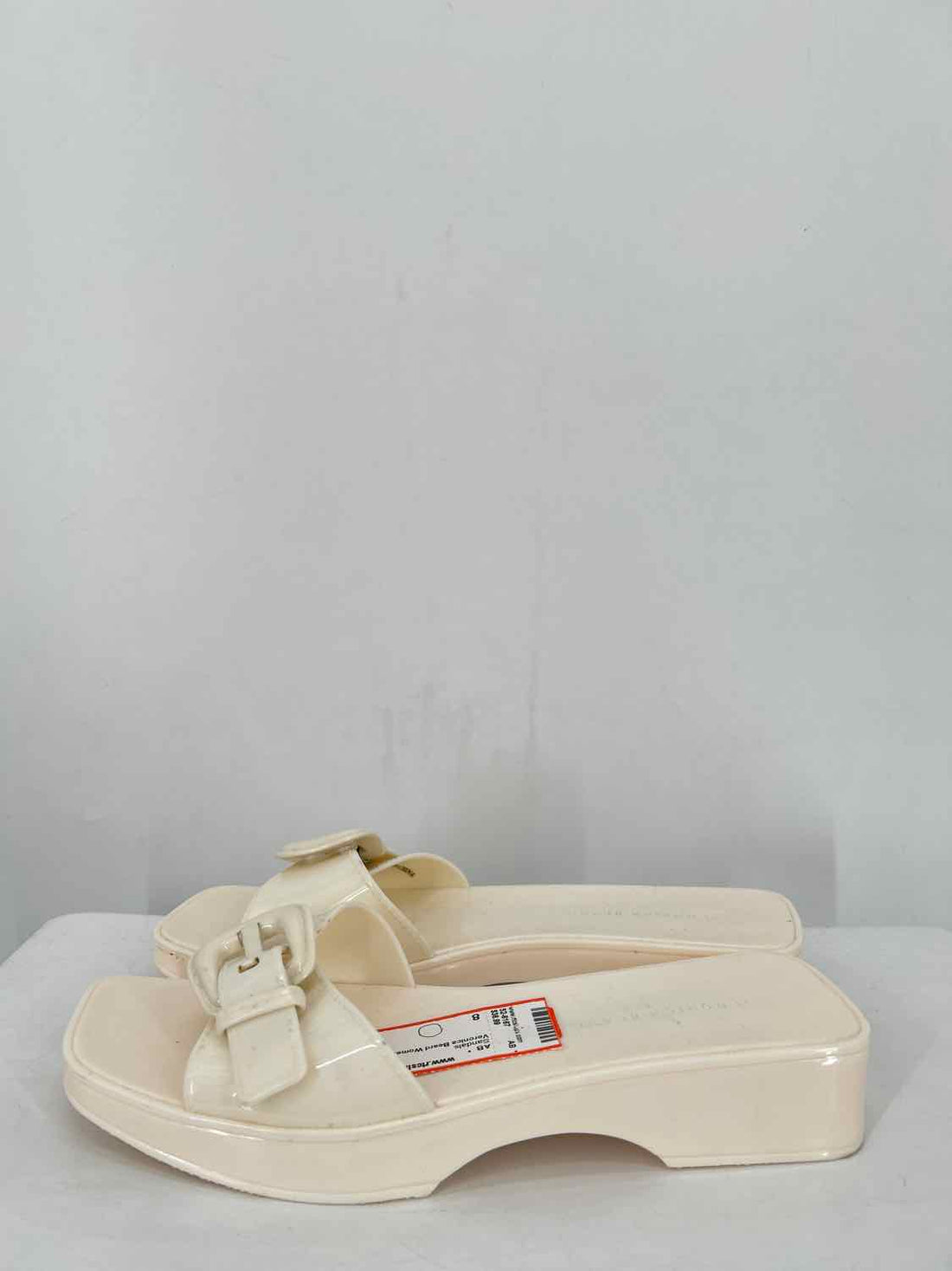 Veronica Beard Women Size 8 Off White Sandals