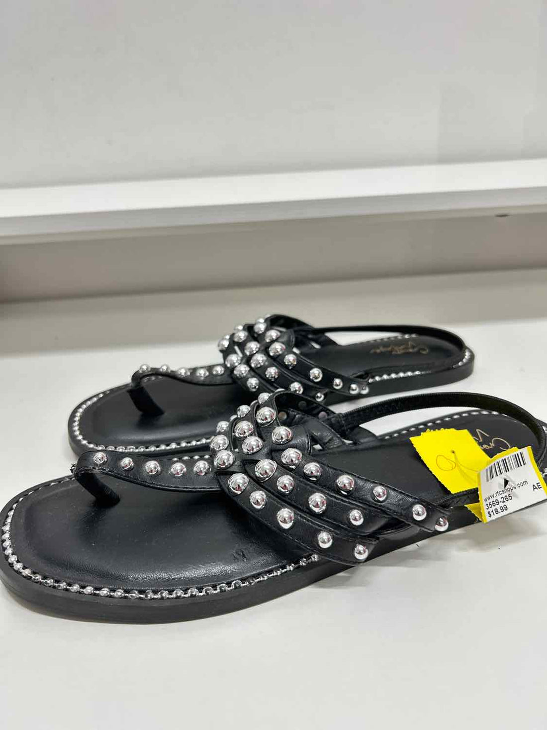 Crown Vintage Women Size 9 Black & Silver Sandals
