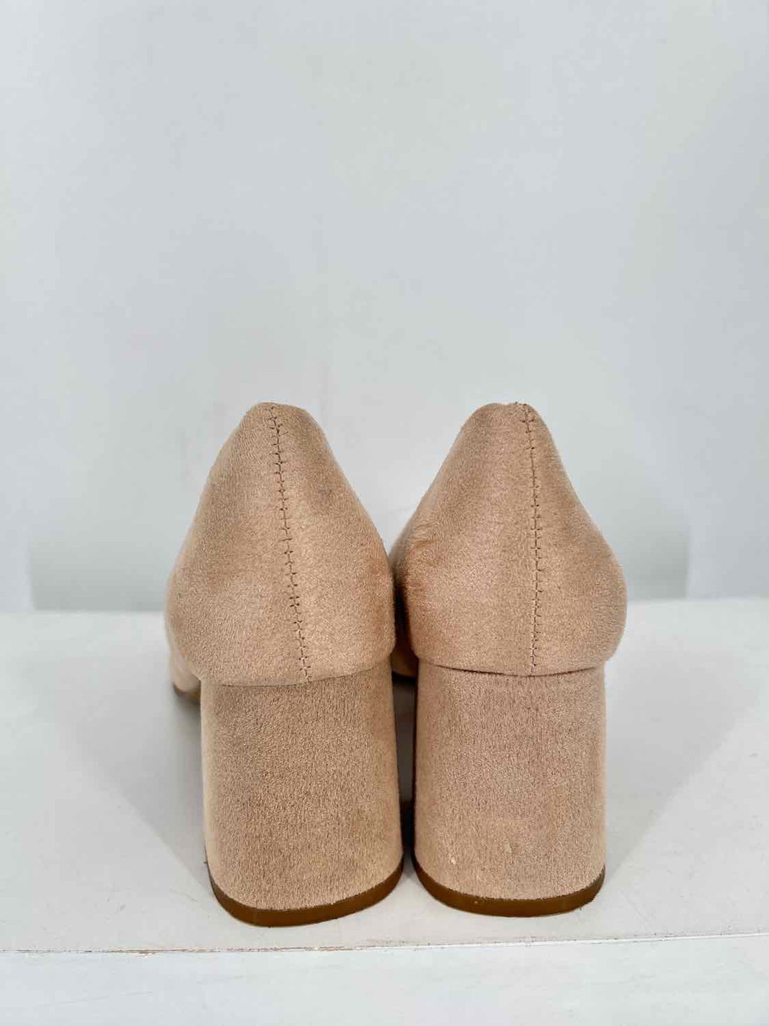 Charles David Women Size 8 Tan Faux Suede Heels