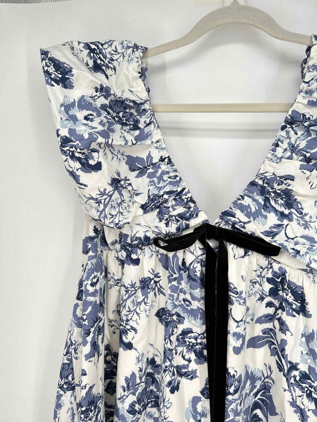 OPT Size XL White & Blue Floral NWT Dress