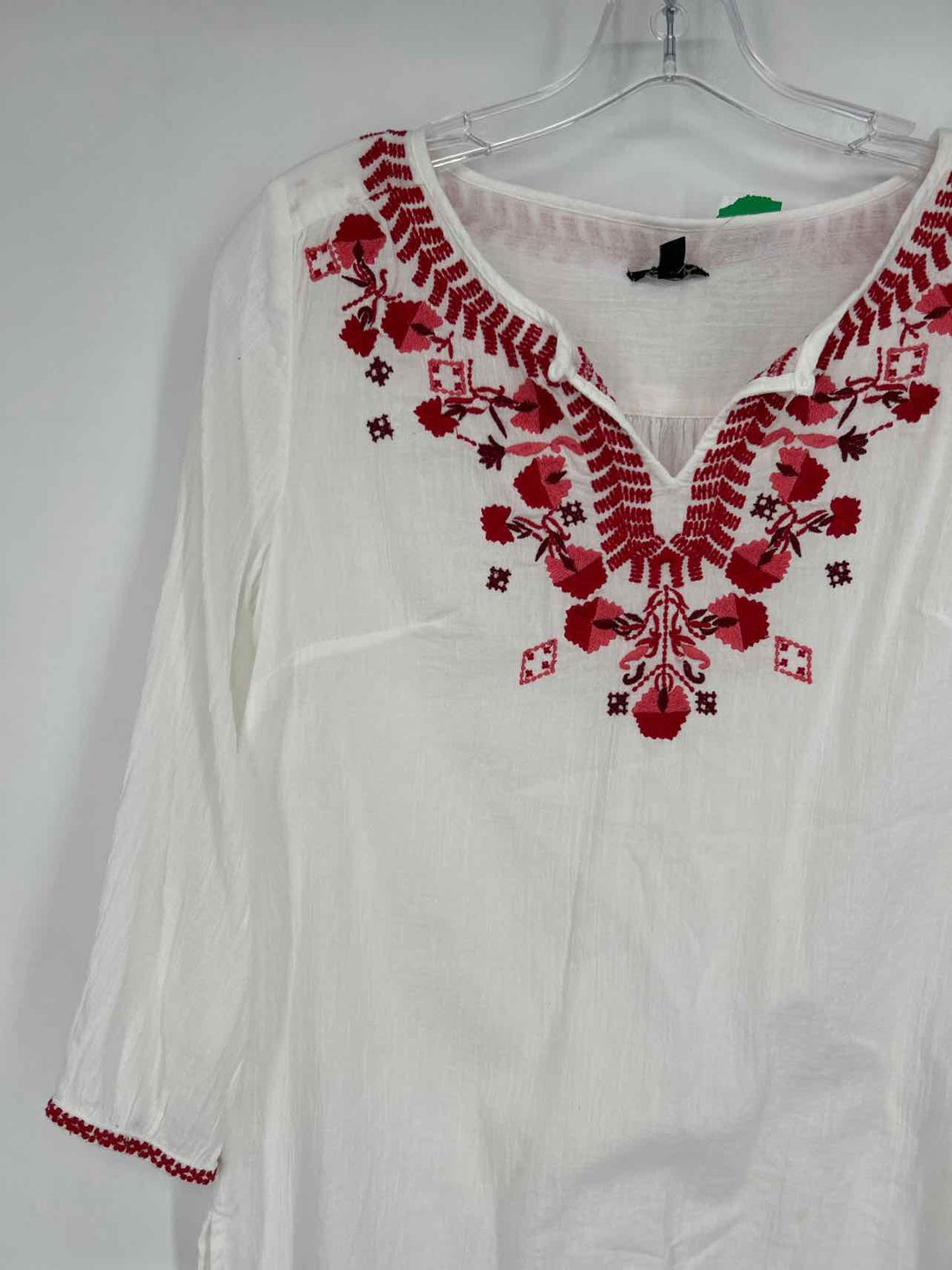 Talbots Size P White & Red Embroidered Long Sleeve