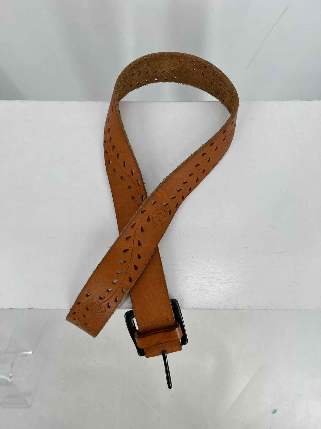 No Brand Name Size M/L Leather Cognac Perforated Belts