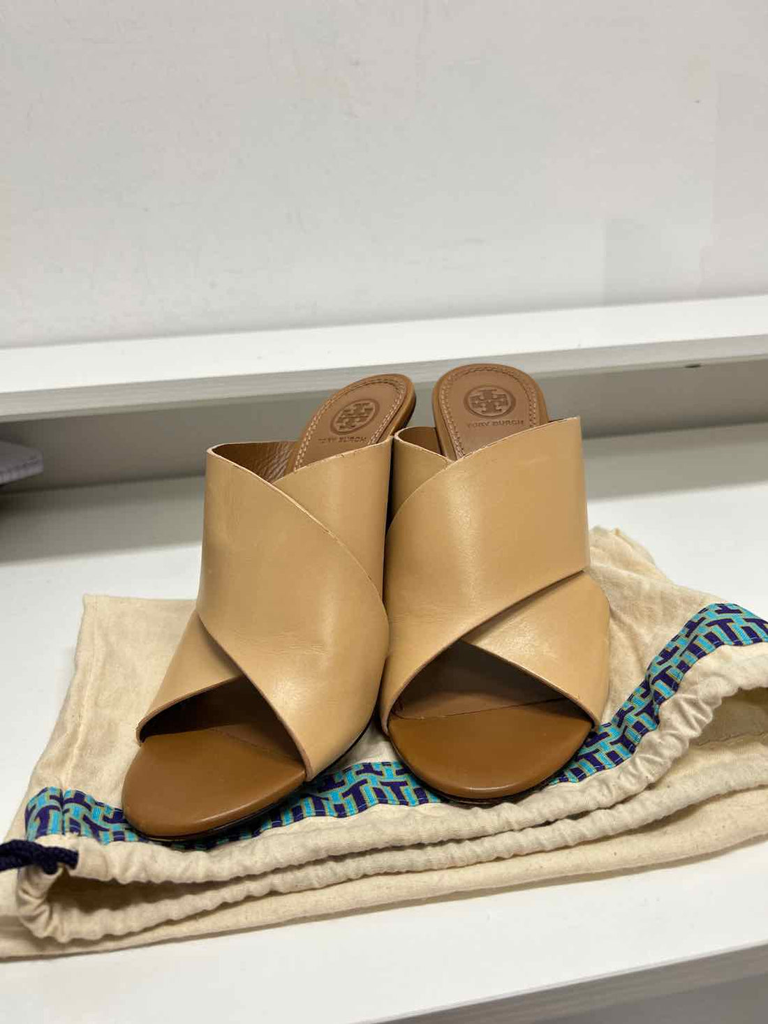 Tory Burch Women Size 8 Buff Wedges