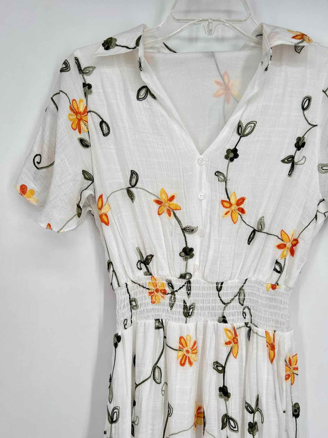 Kindred Size S White Floral Embroidered Short Sleeve Dress