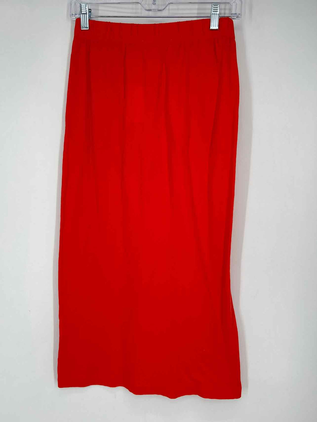 Demylee Size One Size Scarlet NWT Skirts