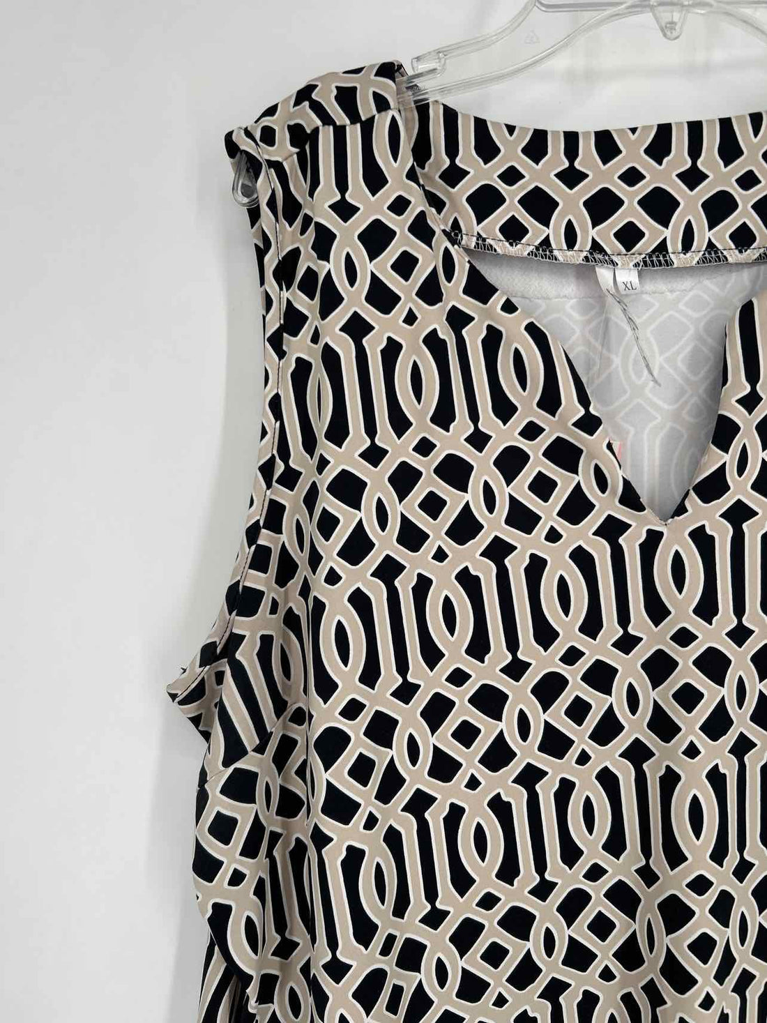 Lulu B Size XL Black & Beige Tank Top