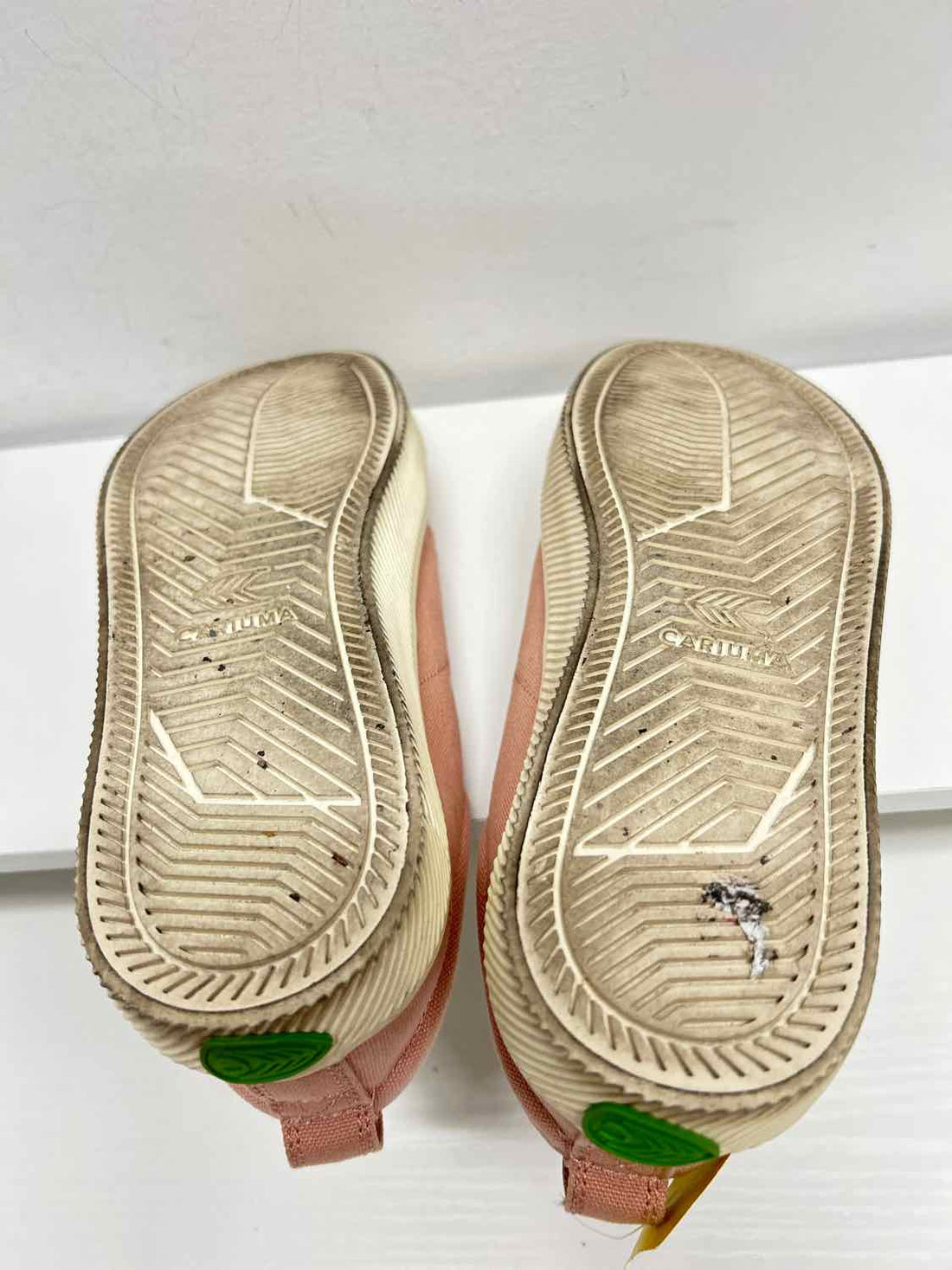 Cariuma Women Size 8.5 Dusty Pink Sneakers