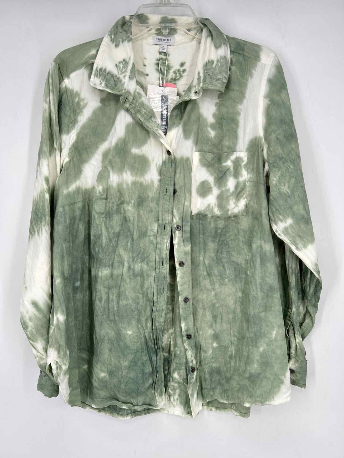True Craft Size 1X Green Tie Dye NWT Top/Blouse
