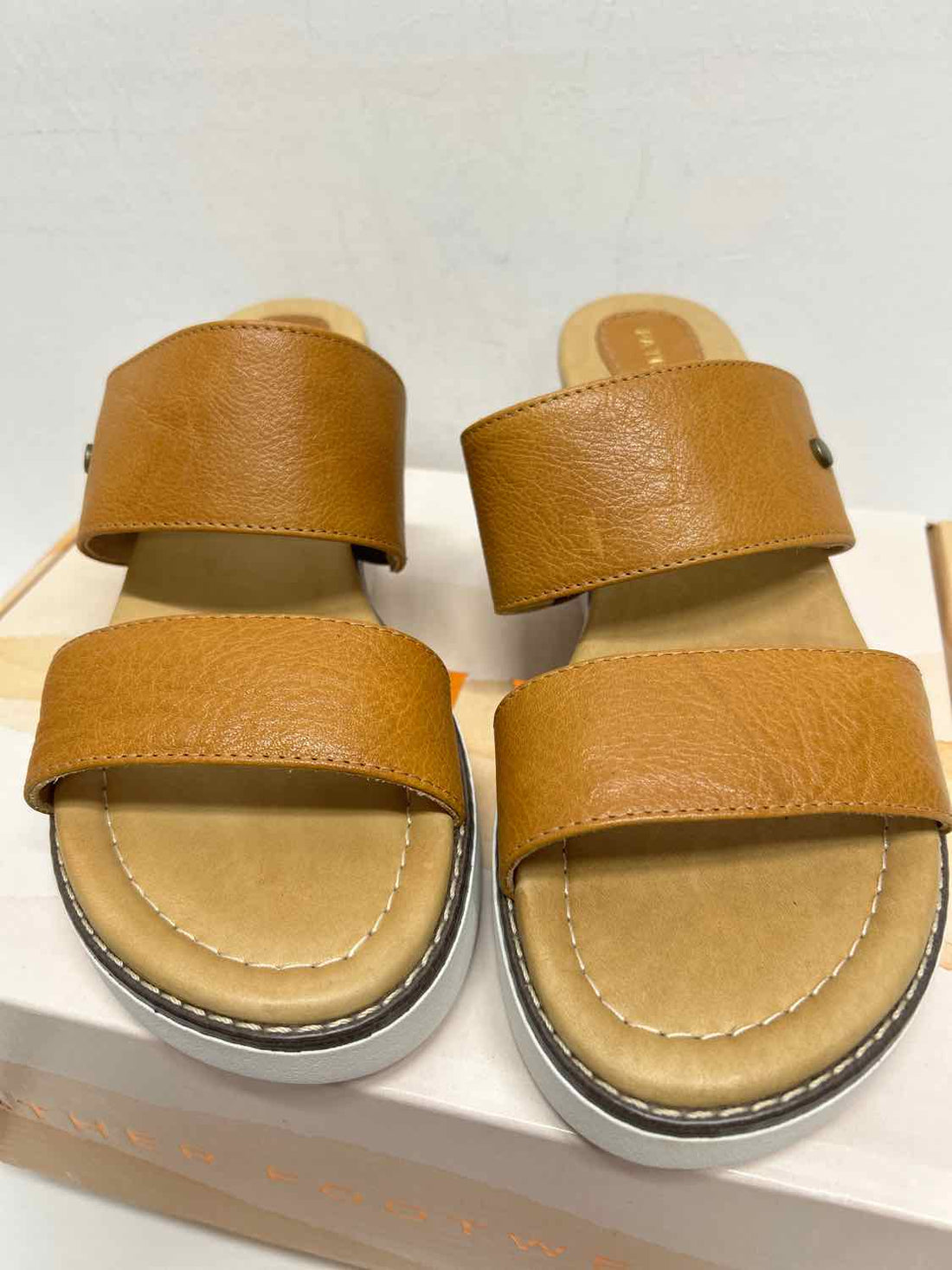 Patina Women Size 10 Cognac New In Box Leather Sandals
