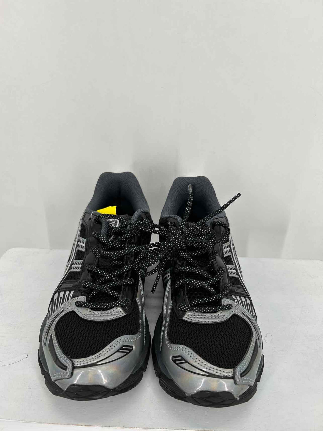Asics Women Size 6 Black & Gray Sneakers